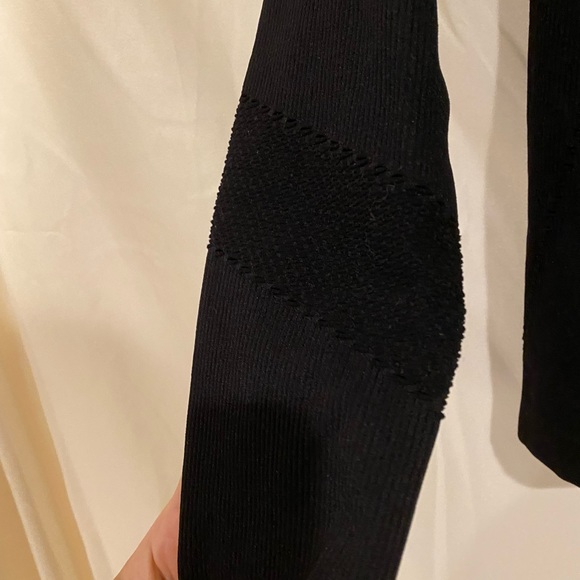 Black long sleeve fabletics workout top - Picture 3 of 5
